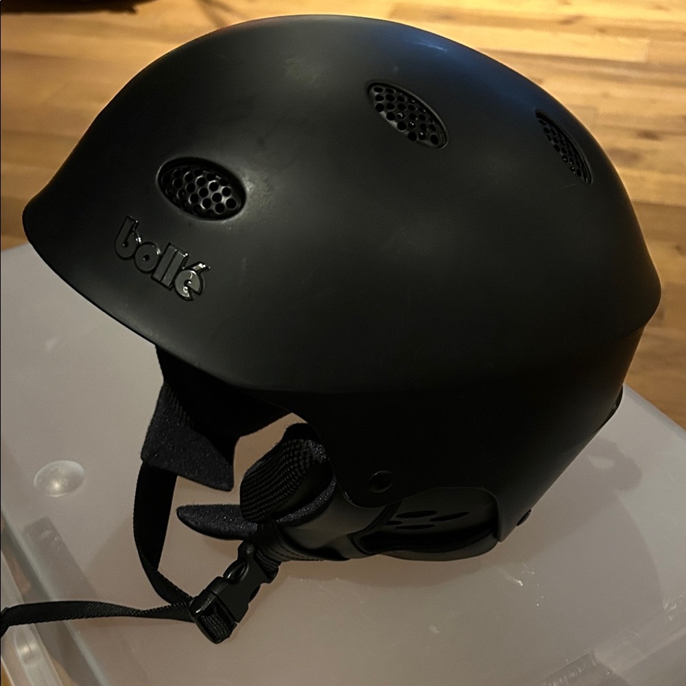 Bolle ski helmet size small fits 6 1/2-6 5/8